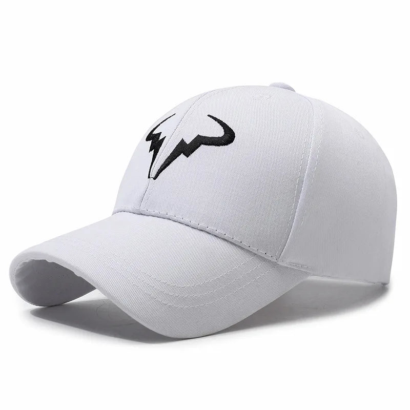 Schwarze Baseball Cap – Weißes Bullenhorn-Logo