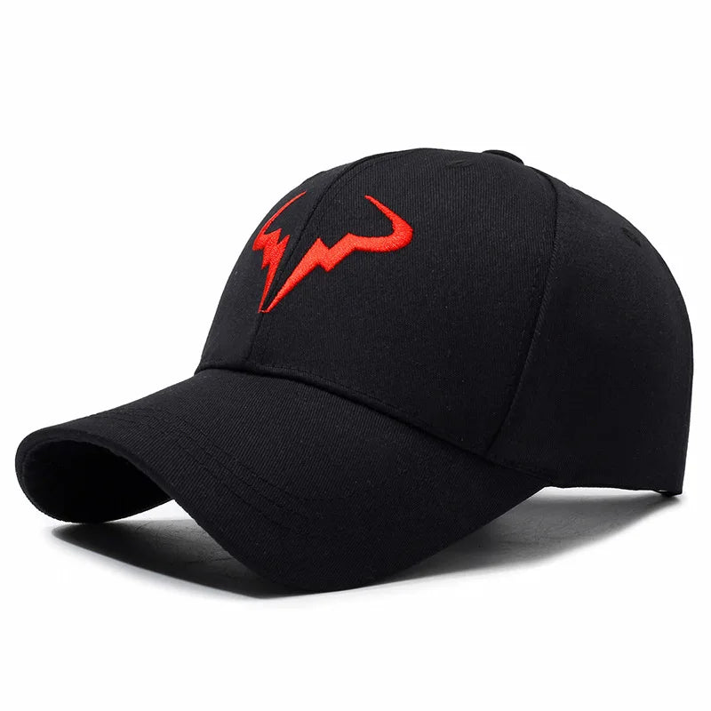 Schwarze Baseball Cap – Weißes Bullenhorn-Logo